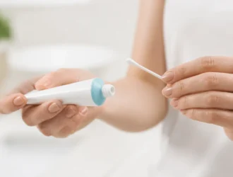 dentifrice-sur-bouton