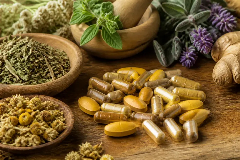 Gélules de compléments alimentaires naturels et extraits de plantes pour choisir ses produits D-LAB