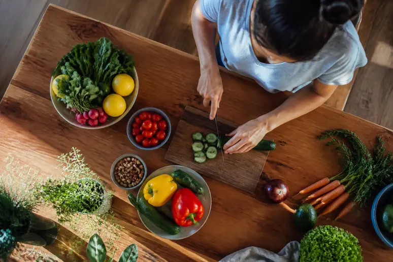 Préparation culinaire à domicile pour tester les recettes équilibrées et l'avis hello fresh